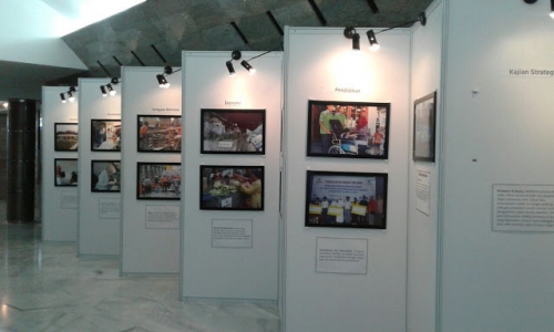 Sewa Panel Photo Putih 