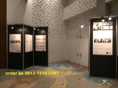 Sewa Panel Photo Hitam R8 Partisi Pameran Jakarta Bandung 
